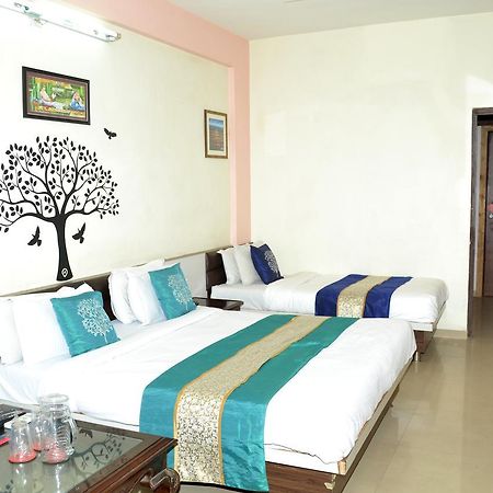 Hotel Neelkanth Residency Gandhinagar Esterno foto
