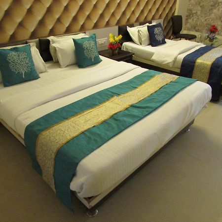 Hotel Neelkanth Residency Gandhinagar Esterno foto