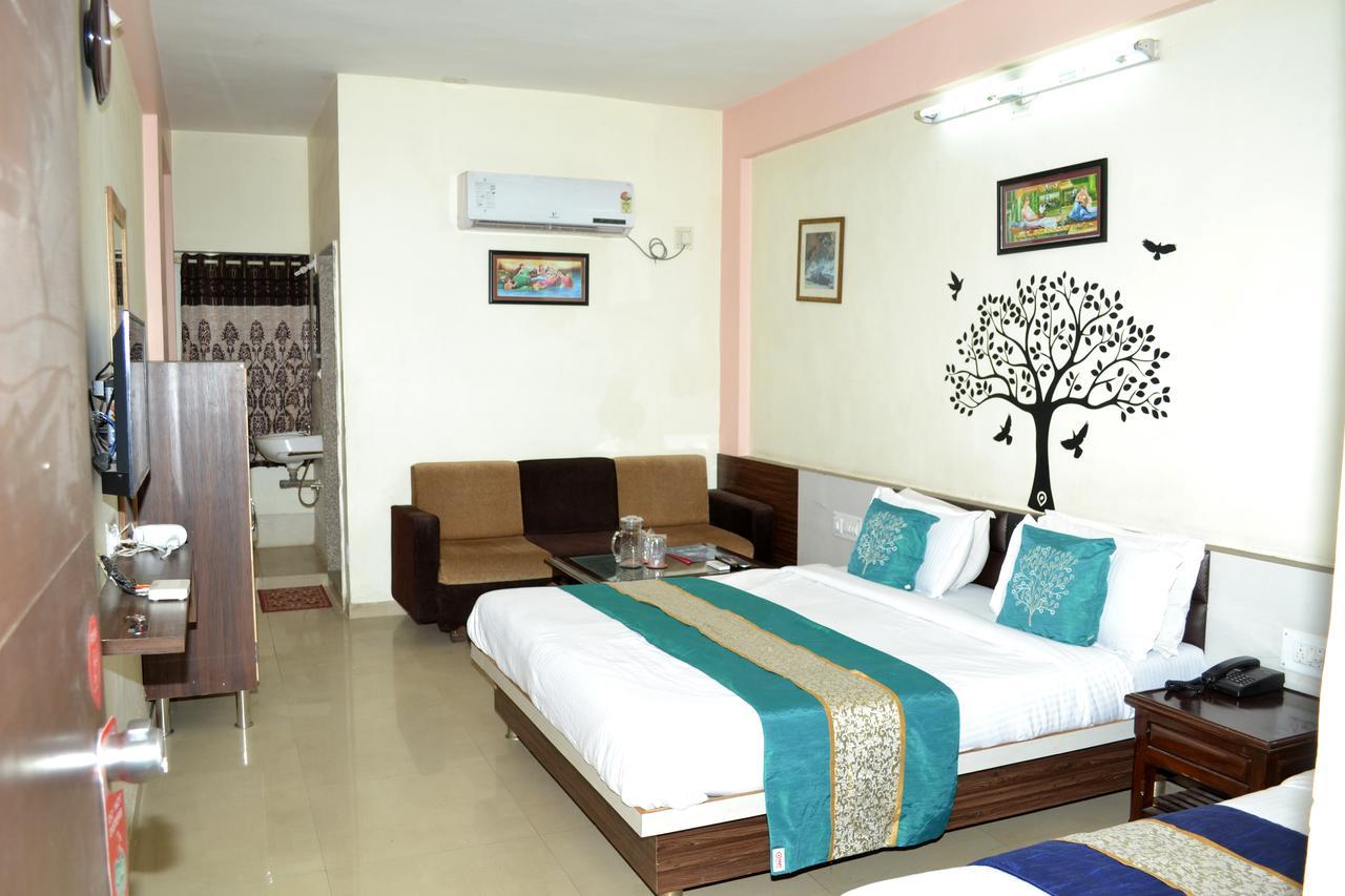 Hotel Neelkanth Residency Gandhinagar Esterno foto