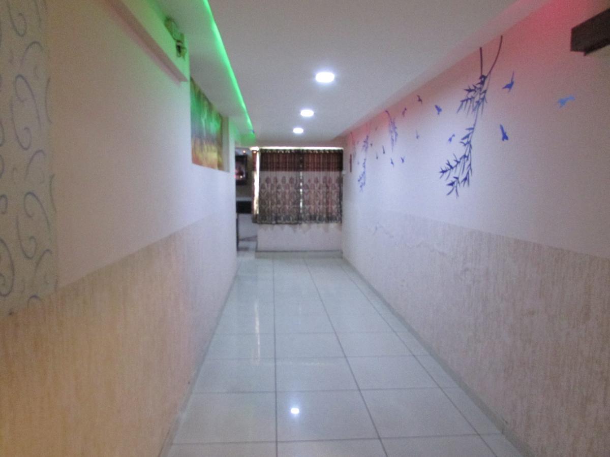 Hotel Neelkanth Residency Gandhinagar Esterno foto