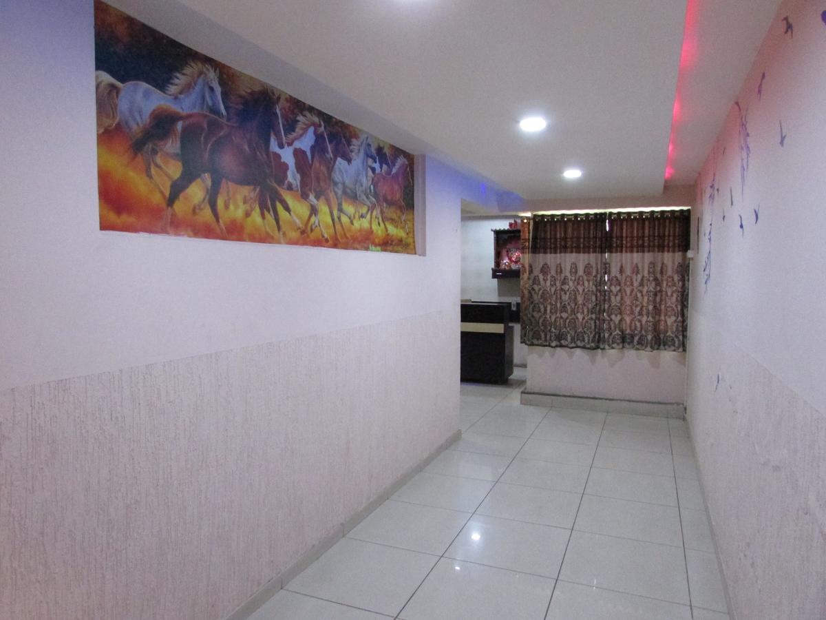 Hotel Neelkanth Residency Gandhinagar Esterno foto