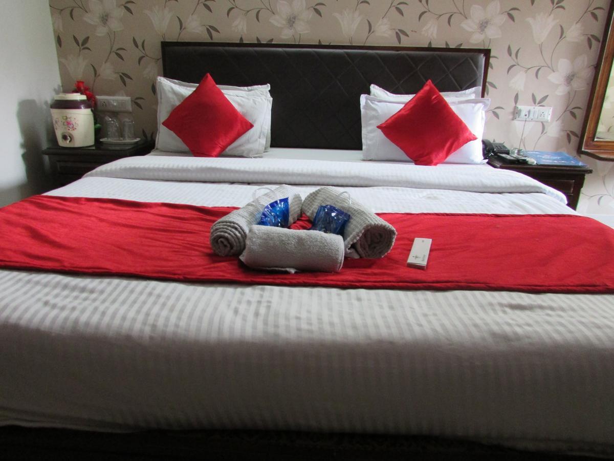 Hotel Neelkanth Residency Gandhinagar Esterno foto