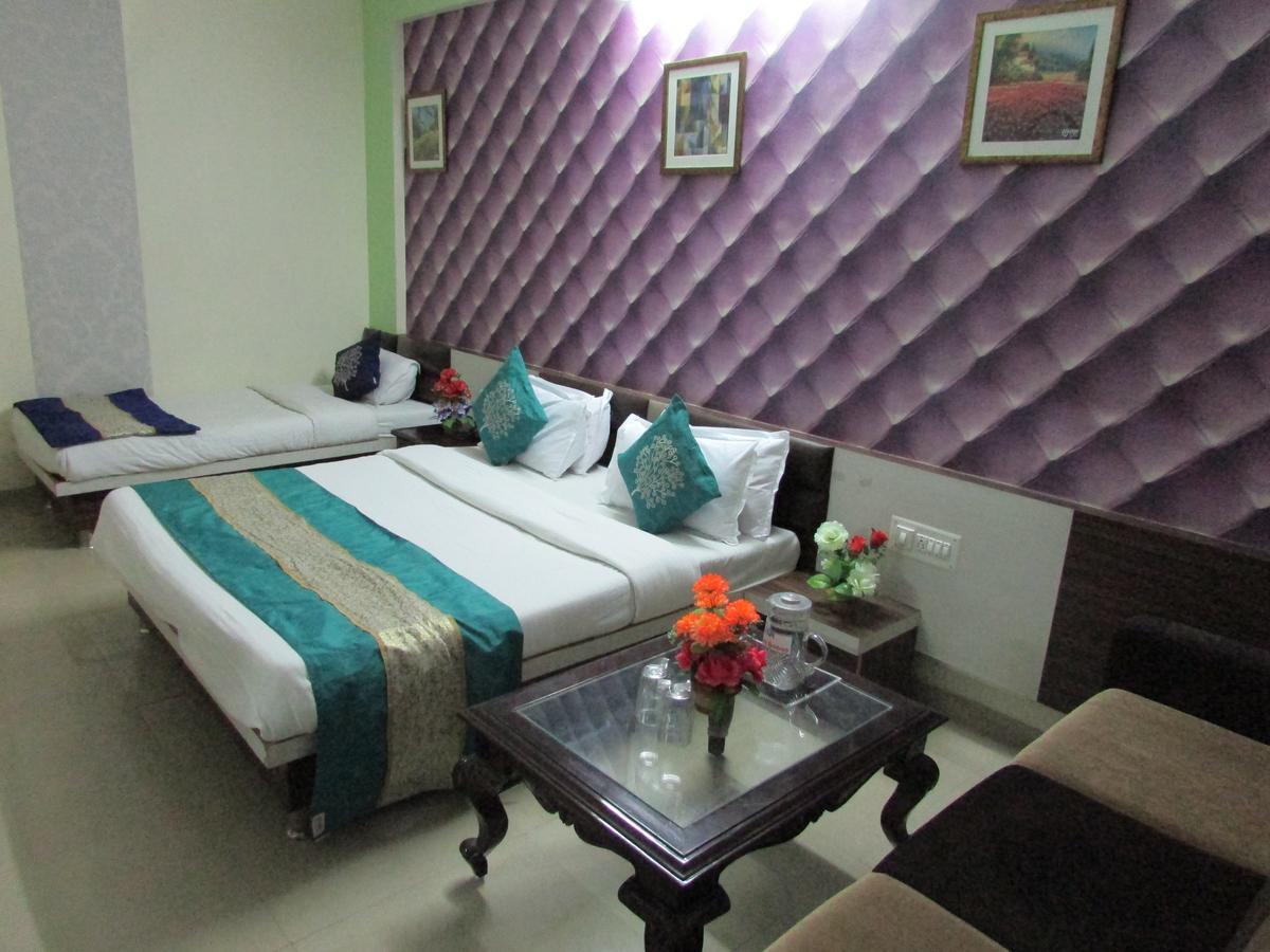 Hotel Neelkanth Residency Gandhinagar Esterno foto