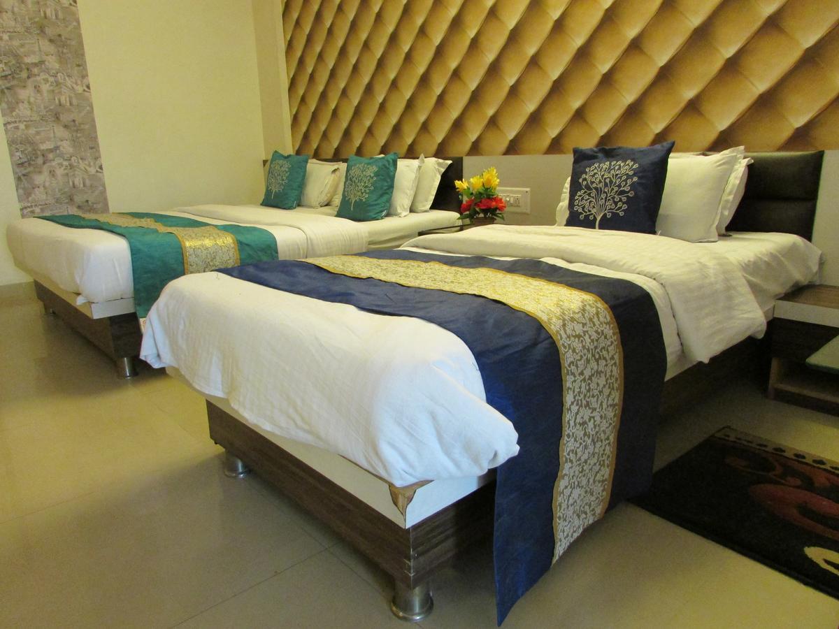 Hotel Neelkanth Residency Gandhinagar Esterno foto